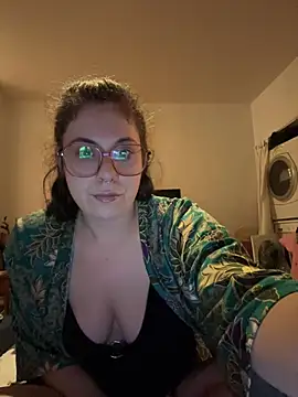 Snapshot of Rosiee69_ chatting on 03-17-25, 10:27 Rosiee69  online show from 03-17-25, 10:27