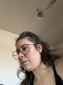 Snapshot of Rosiee69_ chatting on 03-18-25, 04:39 Rosiee69  online show from 03-18-25, 04:39