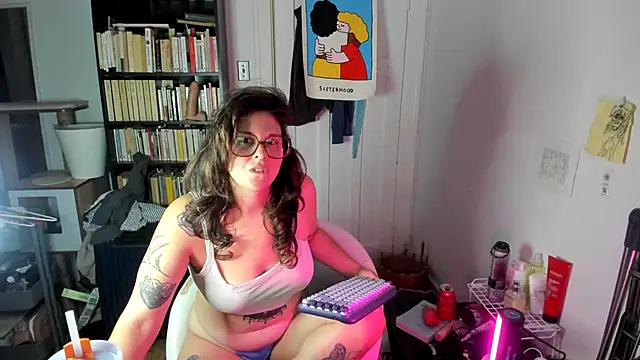 Snapshot of Rosiee69_ chatting on 09-29-25, 10:37 Rosiee69  online show from 09-29-25, 10:37