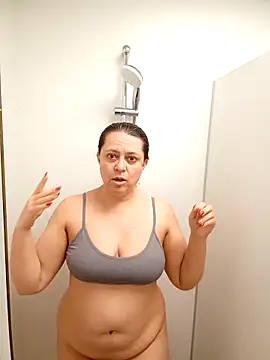 Snapshot of Conejta chatting on 03-18-25, 12:06 Conejta online show from 03-18-25, 12:06