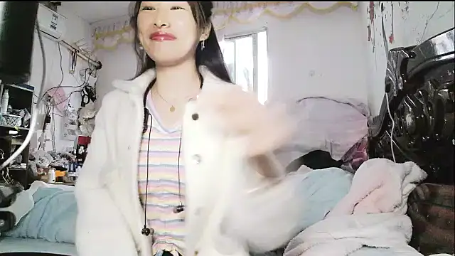 hebe-02 online show from 03-18-26, 07:00