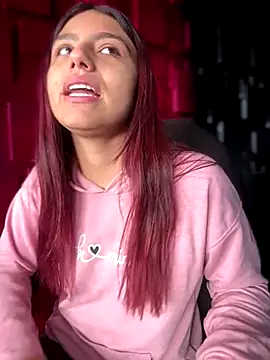 Emily-teen online show from 12-15-25, 08:03