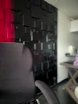 Emily-teen online show from 11-24-25, 01:22