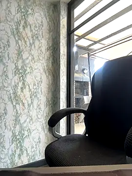 Emily-teen online show from 11-28-25, 07:36