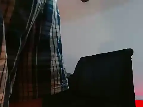 AngelHil online show from 12-20-25, 01:19