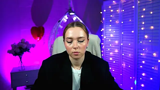 Snapshot of JenniferGraces chatting on 03-06-25, 02:40 JenniferGraces online show from 03-06-25, 02:40