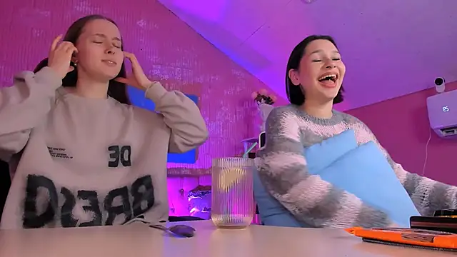 Snapshot of JenniferGraces chatting on 02-26-26, 09:26 JenniferGraces online show from 02-26-26, 09:26