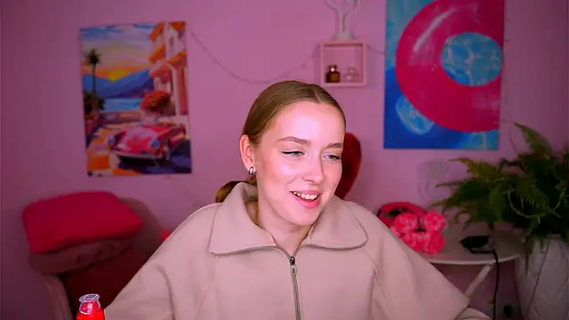 Snapshot of JenniferGraces chatting on 02-24-25, 02:26 JenniferGraces online show from 02-24-25, 02:26