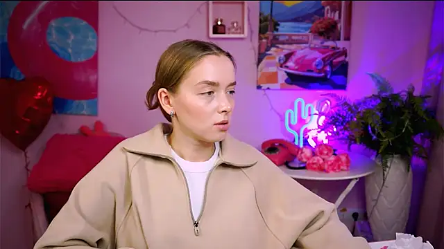 Snapshot of JenniferGraces chatting on 03-04-25, 11:08 JenniferGraces online show from 03-04-25, 11:08