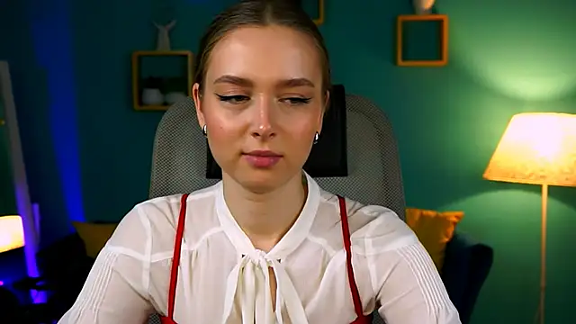 Snapshot of JenniferGraces chatting on 03-15-25, 04:32 JenniferGraces online show from 03-15-25, 04:32