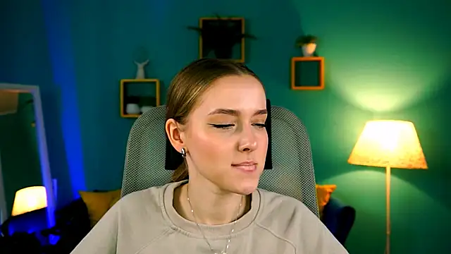 Snapshot of JenniferGraces chatting on 03-17-25, 09:22 JenniferGraces online show from 03-17-25, 09:22