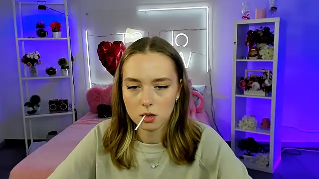 Snapshot of JenniferGraces chatting on 03-21-25, 07:35 JenniferGraces online show from 03-21-25, 07:35