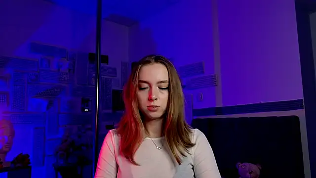 Snapshot of JenniferGraces chatting on 03-22-25, 04:37 JenniferGraces online show from 03-22-25, 04:37