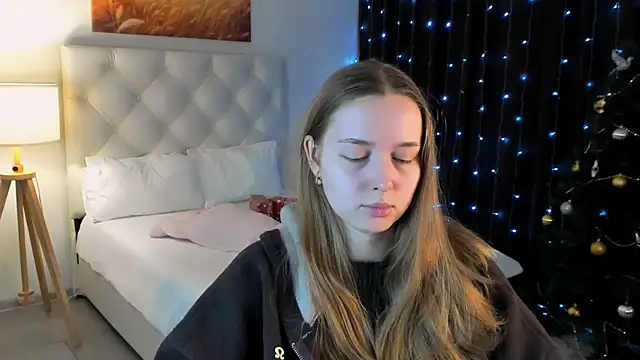 Snapshot of JenniferGraces chatting on 01-13-26, 12:53 JenniferGraces online show from 01-13-26, 12:53