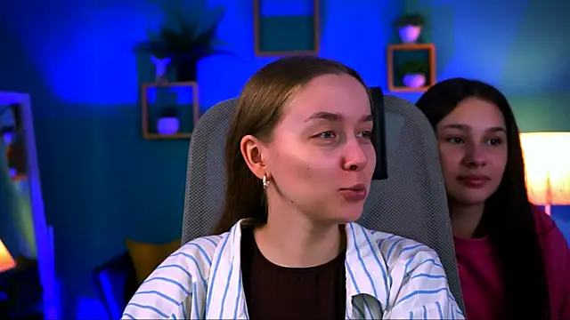 Snapshot of JenniferGraces chatting on 09-23-25, 12:45 JenniferGraces online show from 09-23-25, 12:45