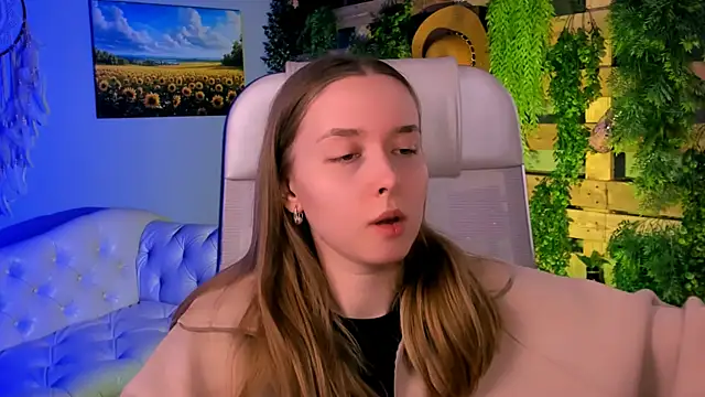 Snapshot of JenniferGraces chatting on 10-08-25, 10:50 JenniferGraces online show from 10-08-25, 10:50