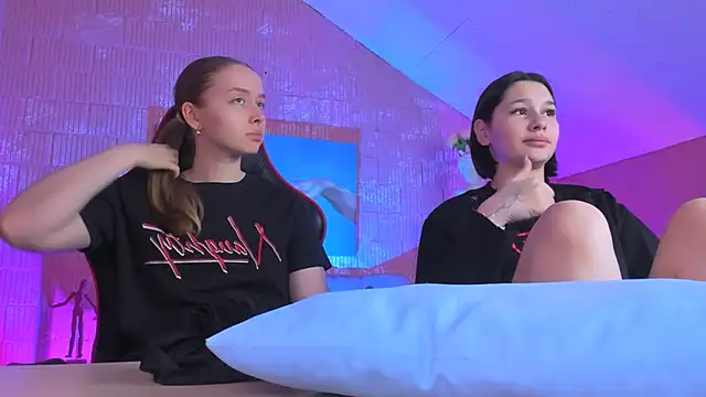 Snapshot of JenniferGraces chatting on 02-27-26, 09:03 JenniferGraces online show from 02-27-26, 09:03