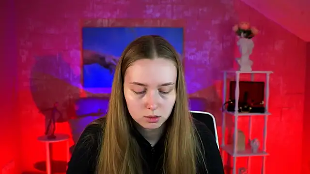 Snapshot of JenniferGraces chatting on 04-24-26, 02:41 JenniferGraces online show from 04-24-26, 02:41