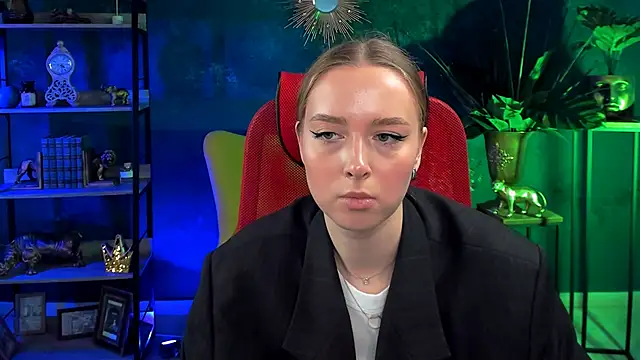 Snapshot of JenniferGraces chatting on 03-06-25, 11:36 JenniferGraces online show from 03-06-25, 11:36