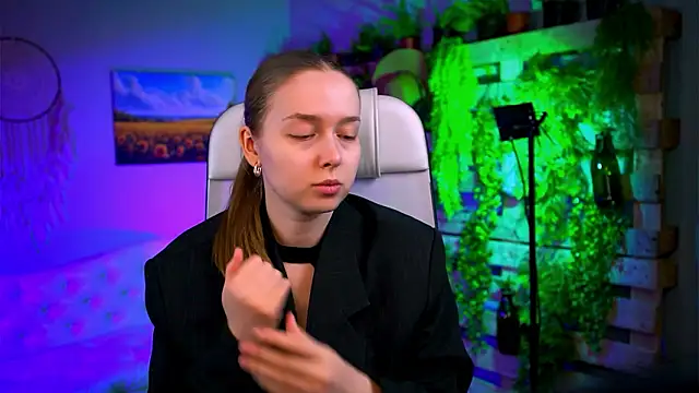 Snapshot of JenniferGraces chatting on 02-12-26, 11:10 JenniferGraces online show from 02-12-26, 11:10