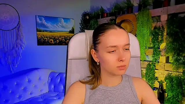 Snapshot of JenniferGraces chatting on 10-21-25, 10:14 JenniferGraces online show from 10-21-25, 10:14