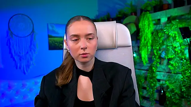 Snapshot of JenniferGraces chatting on 02-24-26, 07:15 JenniferGraces online show from 02-24-26, 07:15