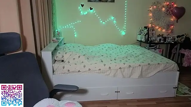 boozekirs  online show from 04-15-26, 02:17