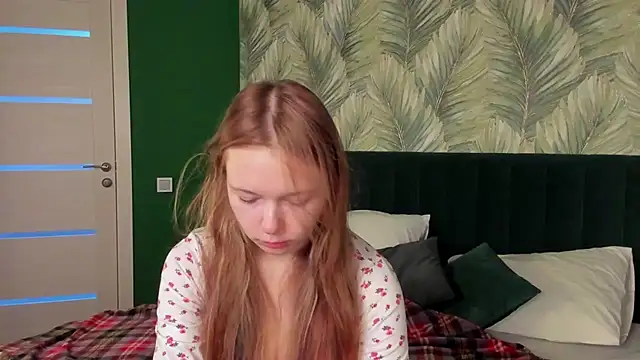 boozekirs  online show from 11-14-25, 03:43