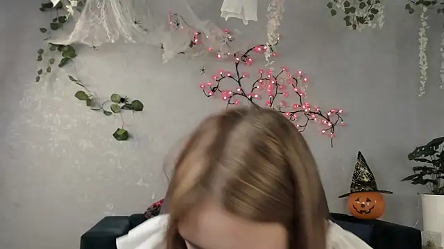 boozekirs  online show from 10-30-25, 03:49