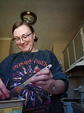 HTXBELLE online show from 10-30-25, 06:27