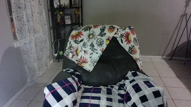 HTXBELLE online show from 10-03-25, 08:49