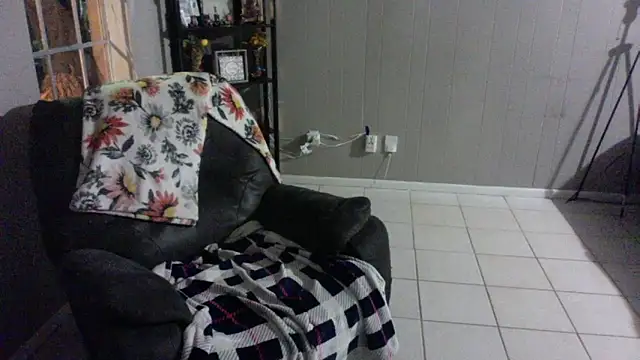 HTXBELLE online show from 10-04-25, 01:18