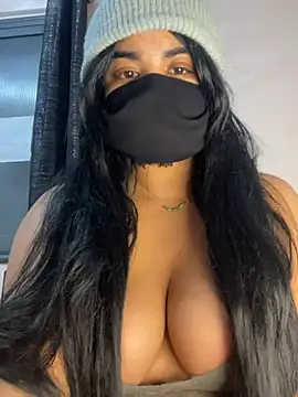 Snapshot of Louli_ta chatting on 02-16-26, 06:39 Louli ta online show from 02-16-26, 06:39