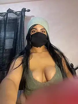 Snapshot of Louli_ta chatting on 02-08-26, 08:06 Louli ta online show from 02-08-26, 08:06