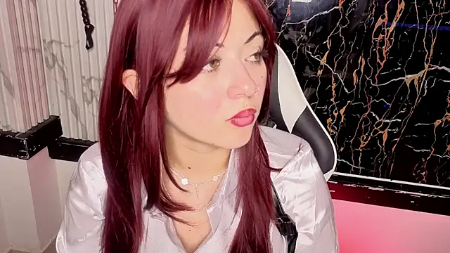 Snapshot of Guxplo_ chatting on 10-31-25, 01:19 Guxplo online show from 10-31-25, 01:19