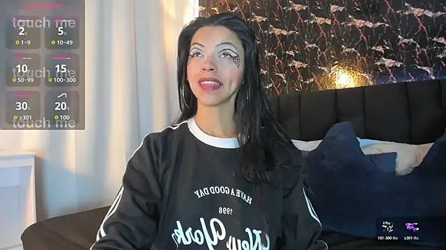 Snapshot of aitana_garcia_ chatting on 10-24-25, 12:15 aitana garcia  online show from 10-24-25, 12:15
