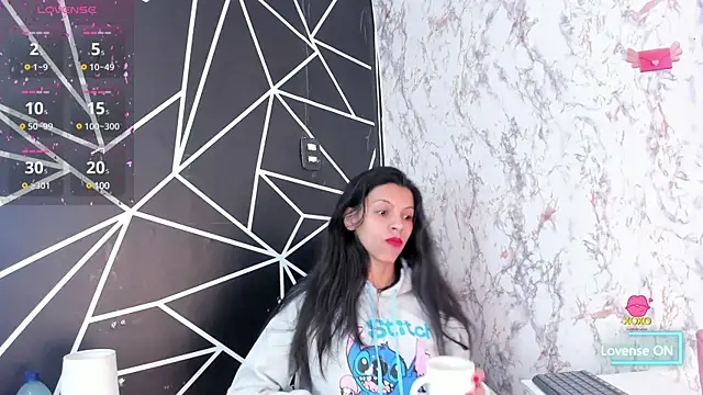 Snapshot of aitana_garcia_ chatting on 03-05-25, 12:11 aitana garcia  online show from 03-05-25, 12:11