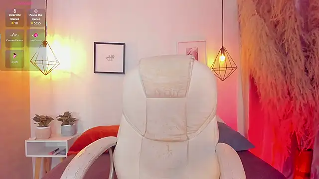 Snapshot of iiangel_ chatting on 10-02-25, 10:35 iiangel online show from 10-02-25, 10:35