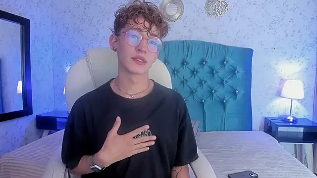 iiangel  online show from 11-12-25, 04:38