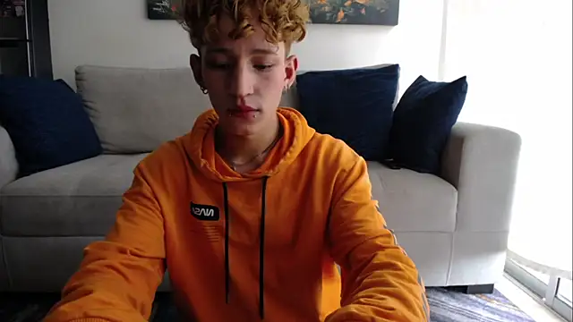 iiangel  online show from 01-06-26, 05:28