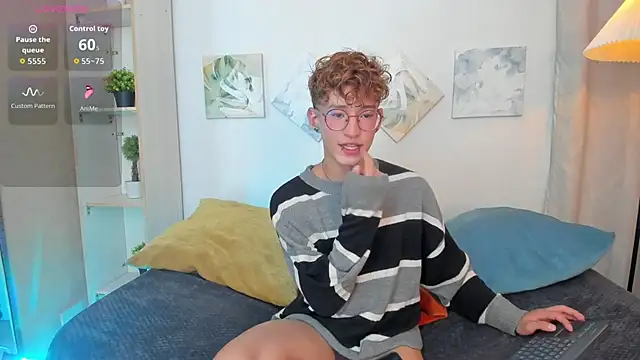 iiangel  online show from 11-08-25, 03:21