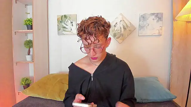 iiangel  online show from 12-17-25, 04:06