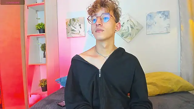 iiangel  online show from 11-16-25, 02:27