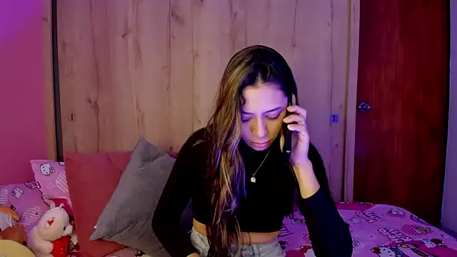 Snapshot of TANIA_06 chatting on 06-08-26, 01:11 TANIA 06 online show from 06-08-26, 01:11