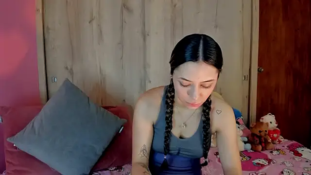 Snapshot of TANIA_06 chatting on 06-18-26, 01:27 TANIA 06 online show from 06-18-26, 01:27