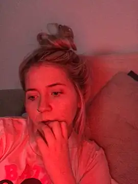 Blondie Sofia Essexbabe online show from 02-15-26, 10:52