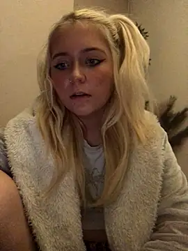 Blondie Sofia Essexbabe online show from 10-27-25, 12:44