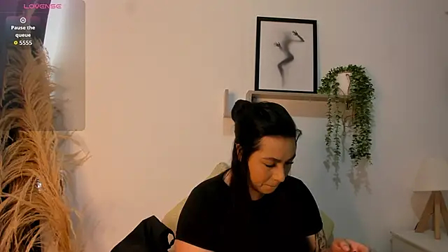 emily-777 online show from 11-11-25, 08:14