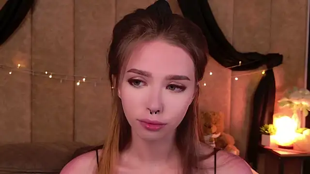 Snapshot of Sierra_Fane chatting on 09-08-25, 08:41 Sierra Fane online show from 09-08-25, 08:41
