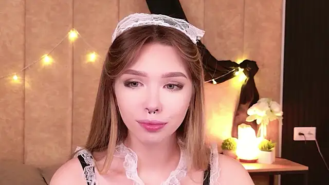 Sierra Fane online show from 11-23-25, 10:47